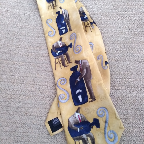 NWOT- Absolut Vodka 100% Silk Made in USA Tie 👔 - Picture 6 of 6